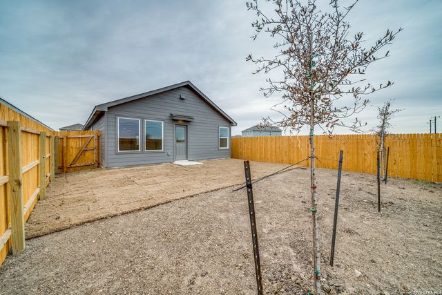 11621 Dog Rose, Converse, TX 78109