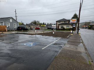 518 S BRIDGE St, Sheridan, OR 97378