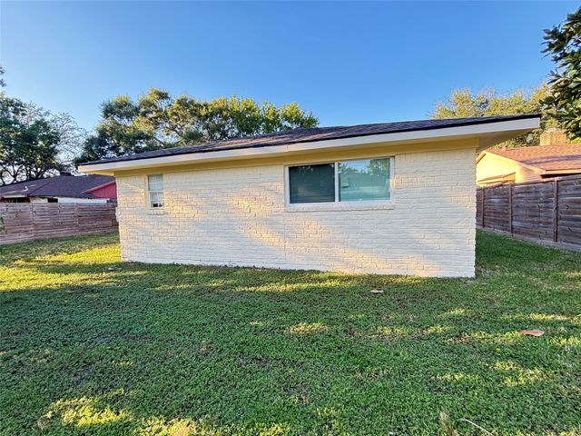 12431 Bexley Drive, Houston, TX 77099