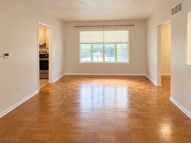 569 Hemlock Drive, Euclid, OH 44132