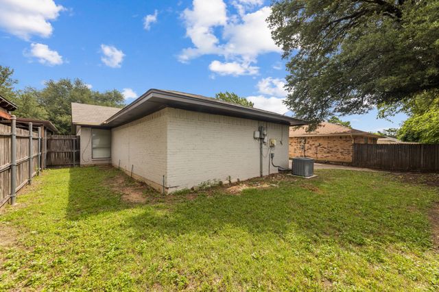 1124 Janell Drive, Irving, TX 75062