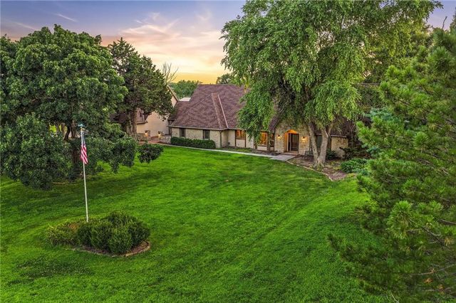 24960 Metcalf Road, Louisburg, KS 66053