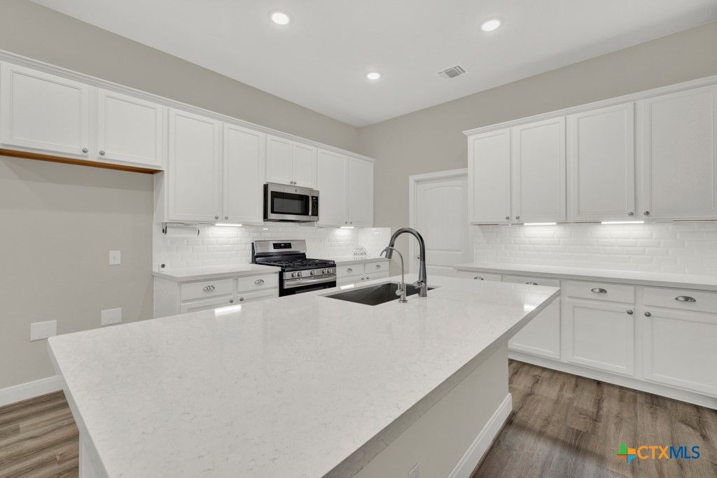 Image 12 of property listing at 2931 Aller, New Braunfels, TX 78130