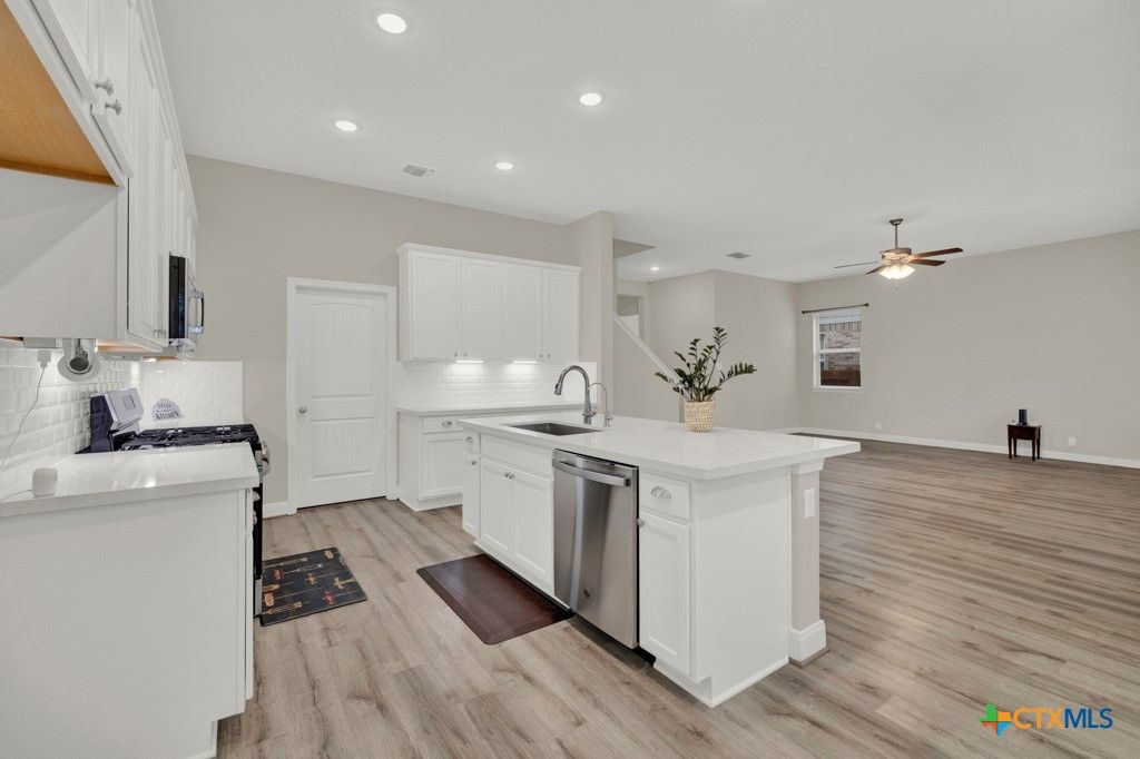 Image 13 of property listing at 2931 Aller, New Braunfels, TX 78130