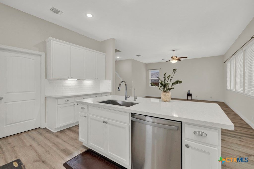 Image 14 of property listing at 2931 Aller, New Braunfels, TX 78130