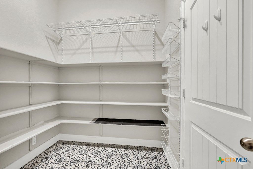 Image 18 of property listing at 2931 Aller, New Braunfels, TX 78130