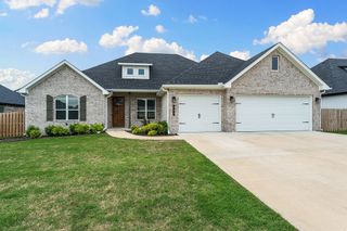 909 Budrio Avenue, Tontitown, AR 72762