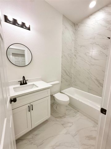 9725 Kerr A-B Street, Houston, TX 77029