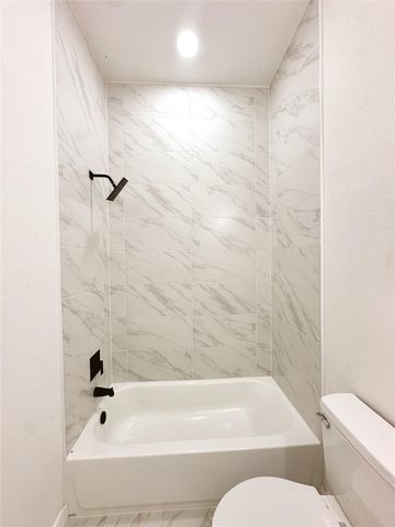 9725 Kerr A-B Street, Houston, TX 77029