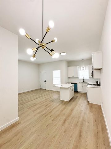 9725 Kerr A-B Street, Houston, TX 77029