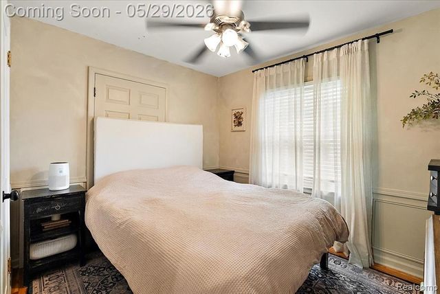 246 Massoit Street, Clawson, MI 48017