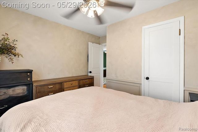 246 Massoit Street, Clawson, MI 48017