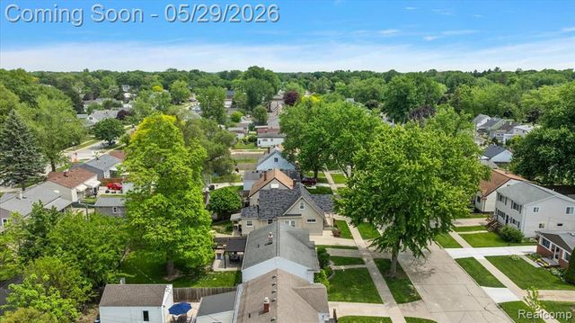 246 Massoit Street, Clawson, MI 48017