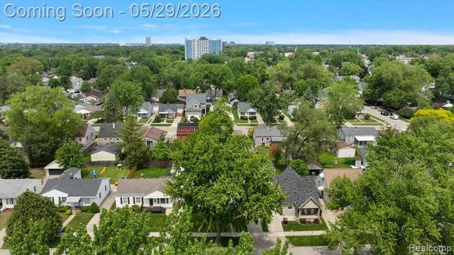 246 Massoit Street, Clawson, MI 48017