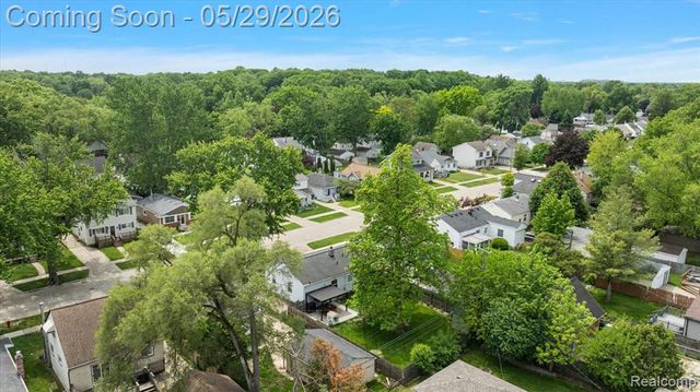 246 Massoit Street, Clawson, MI 48017