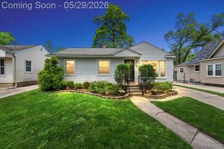 246 Massoit Street, Clawson, MI 48017