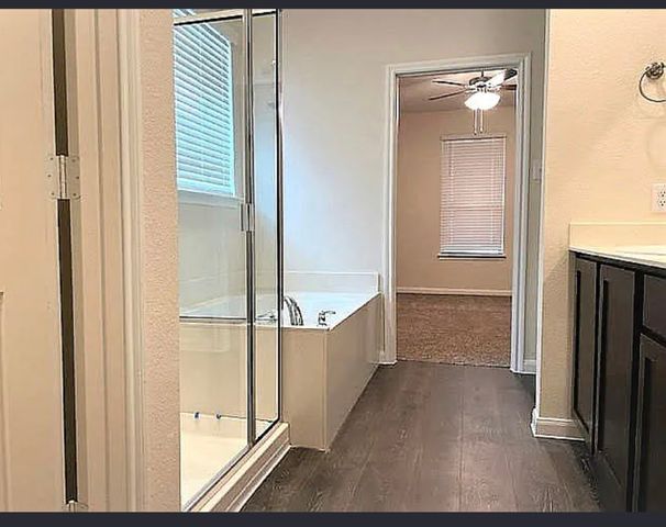 3959 Oak Creek Circle, Denison, TX 75020