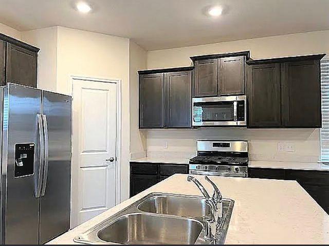 3959 Oak Creek Circle, Denison, TX 75020