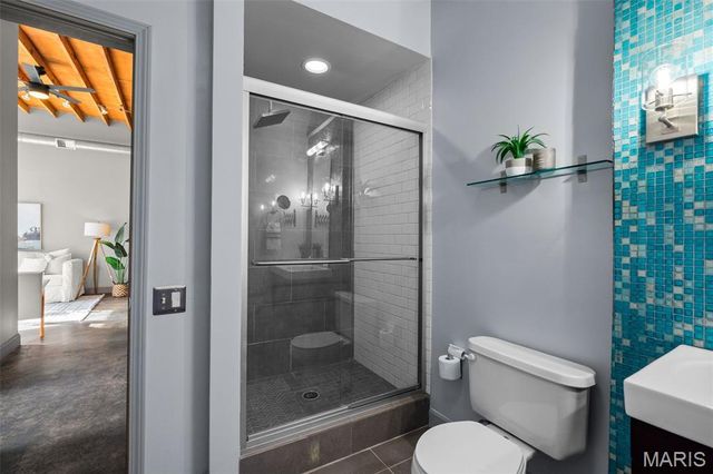 3217 Roger Place, St Louis, MO 63116