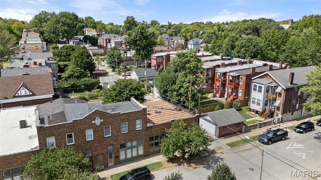 3217 Roger Place, St Louis, MO 63116