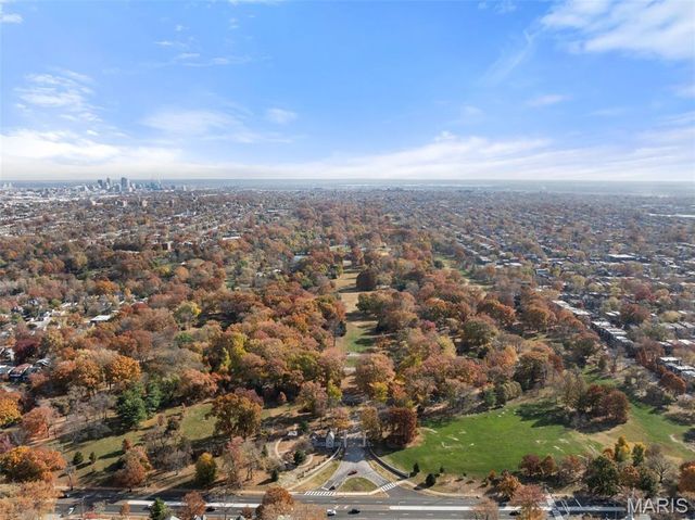 3217 Roger Place, St Louis, MO 63116