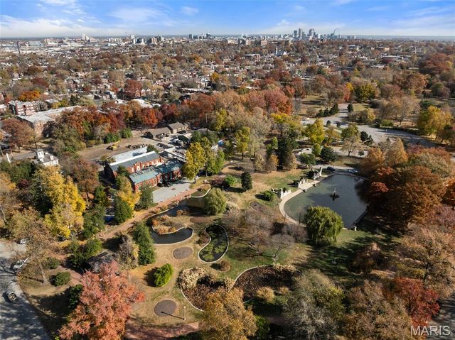 3217 Roger Place, St Louis, MO 63116