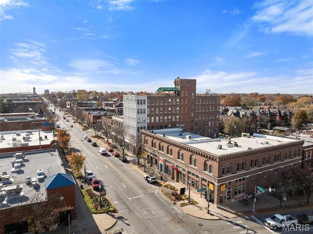 3217 Roger Place, St Louis, MO 63116