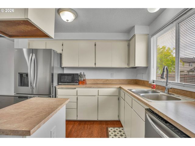 940 Sw 178TH Pl, Beaverton, OR 97003