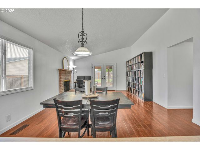 940 Sw 178TH Pl, Beaverton, OR 97003