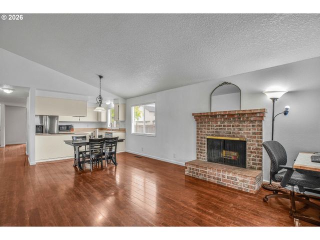940 Sw 178TH Pl, Beaverton, OR 97003