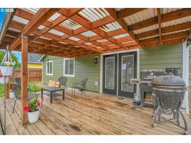 940 Sw 178TH Pl, Beaverton, OR 97003