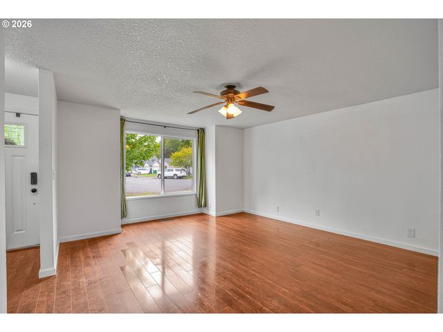 940 Sw 178TH Pl, Beaverton, OR 97003