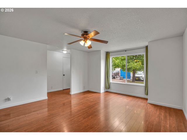 940 Sw 178TH Pl, Beaverton, OR 97003