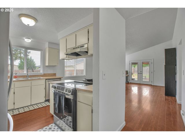940 Sw 178TH Pl, Beaverton, OR 97003