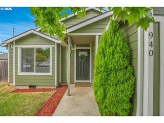 940 Sw 178TH Pl, Beaverton, OR 97003