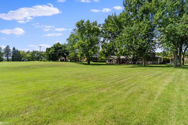 5362 Mccandlish Road, Grand Blanc, MI 48439