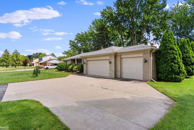 5362 Mccandlish Road, Grand Blanc, MI 48439