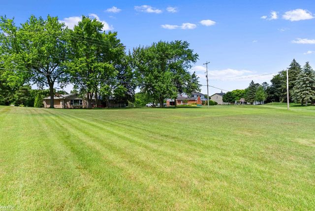 5362 Mccandlish Road, Grand Blanc, MI 48439