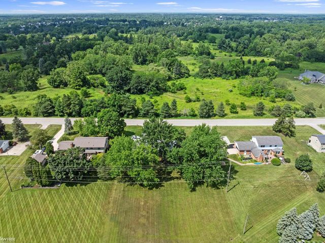 5362 Mccandlish Road, Grand Blanc, MI 48439