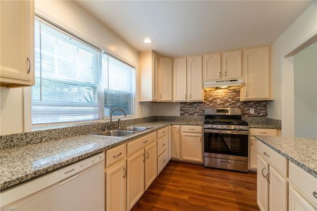 101 Windsor Gate Court, Winston-salem, NC 27104