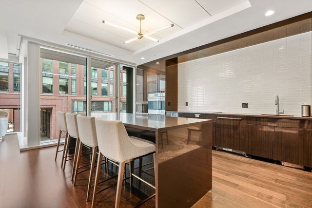 32 Traveler 601, Boston, MA 02118