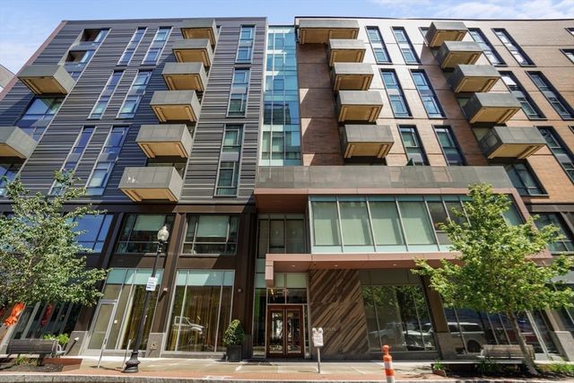 32 Traveler 601, Boston, MA 02118