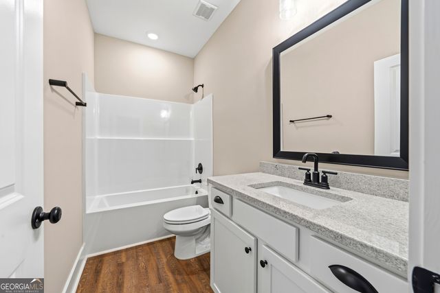 144 Overland Way, Gray, GA 31032