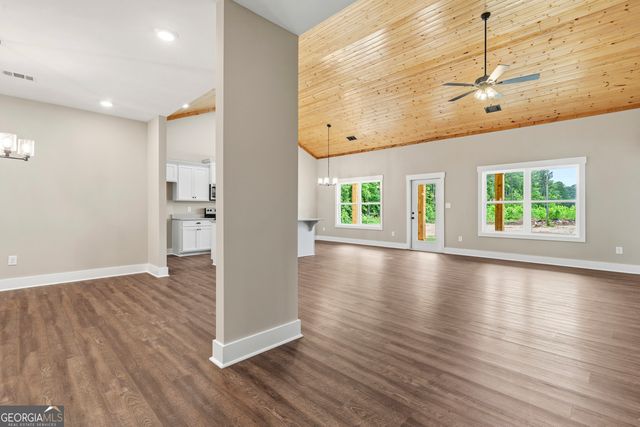 144 Overland Way, Gray, GA 31032