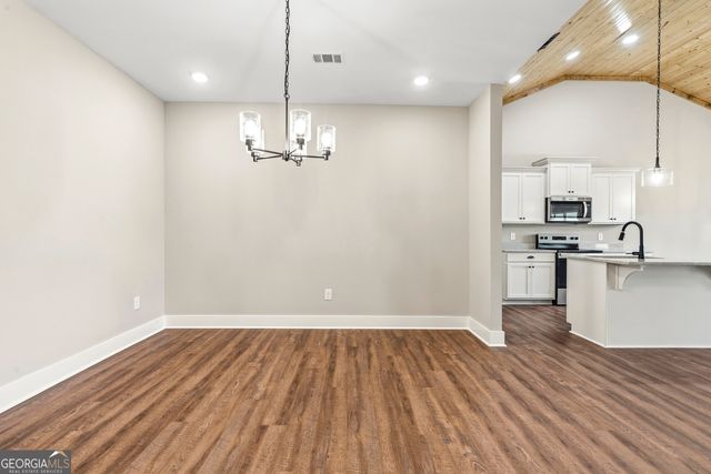 144 Overland Way, Gray, GA 31032