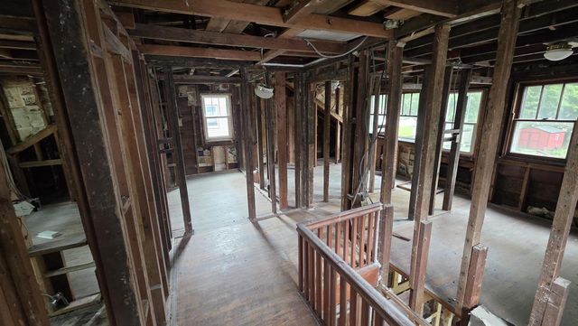 29 S Locust STREET, Oconomowoc, WI 53066