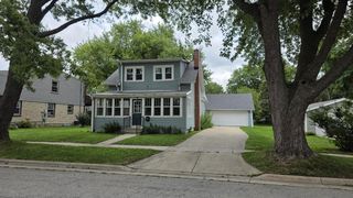 29 S Locust STREET, Oconomowoc, WI 53066