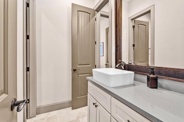 343 Grand View, Huntsville, TX 77340