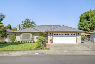 3041 Cheltenham Way, Medford, OR 97504
