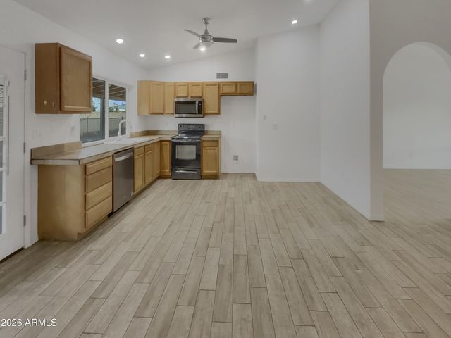 13628 N 40TH Drive, Phoenix, AZ 85029